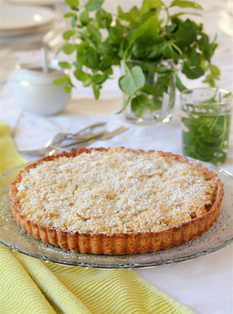 Apple pie with Hazelnut Streusel