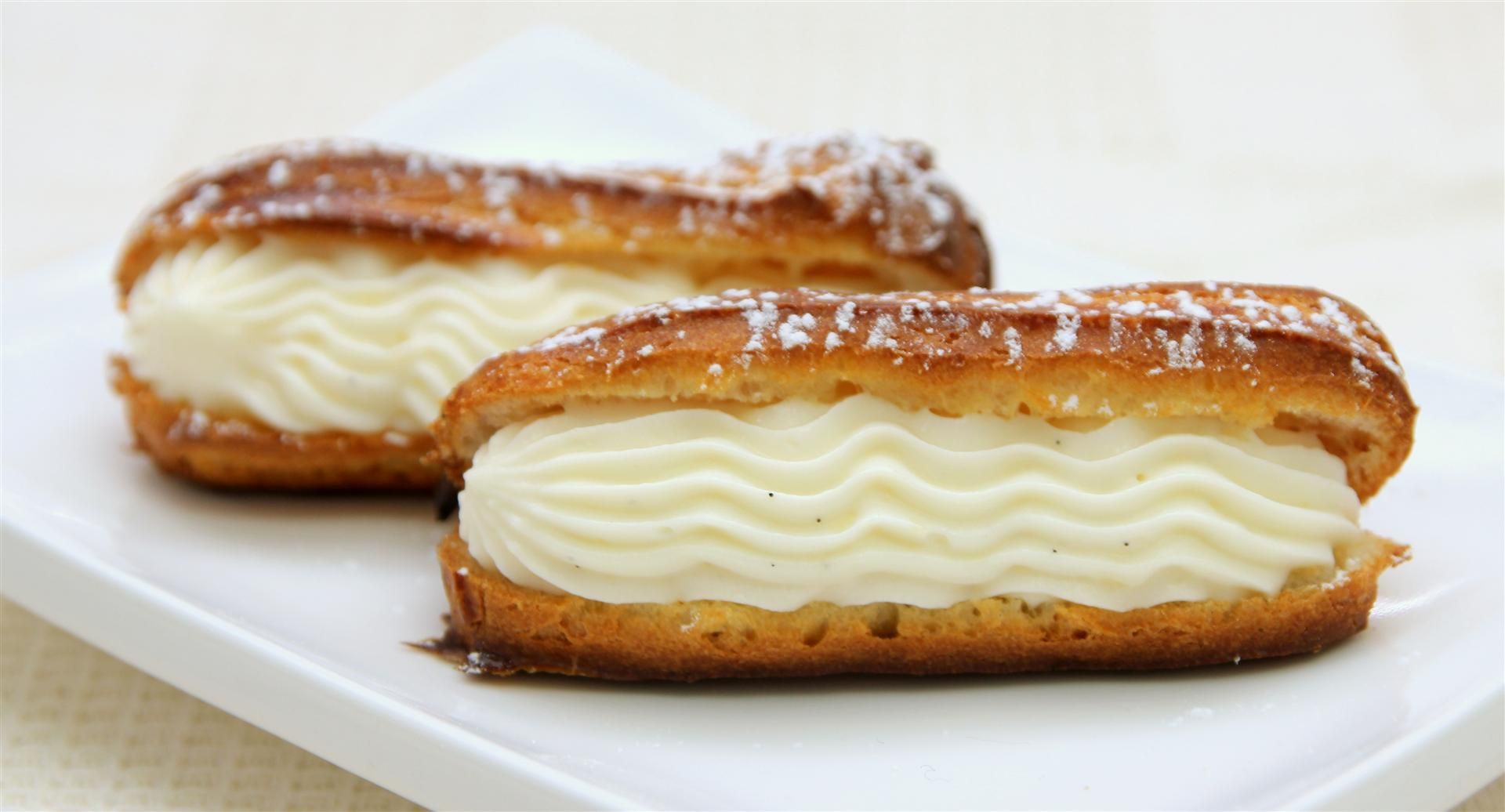 Classic Vanilla Eclair Classic Vanilla Eclair