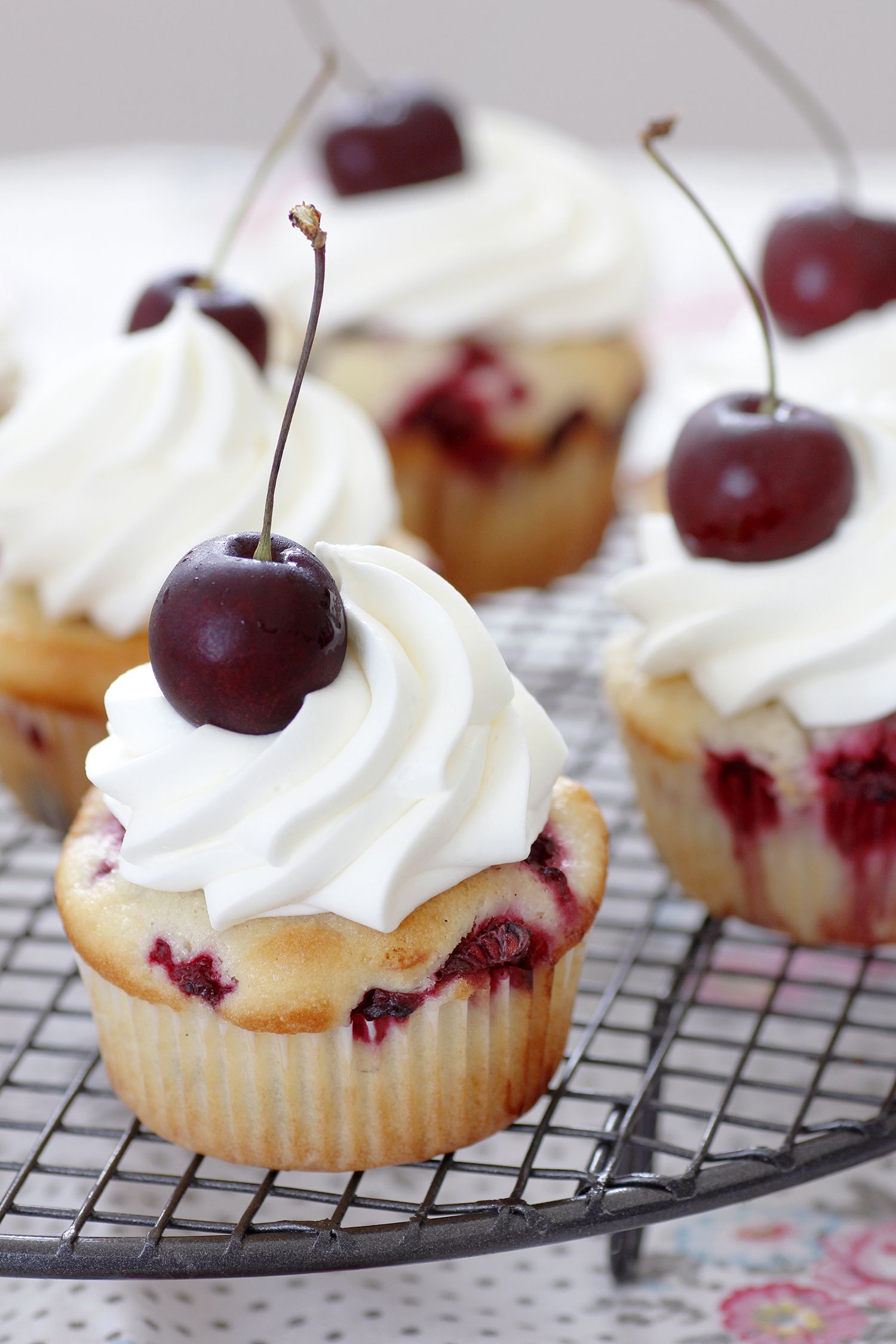 Vanilla Cupcakes with Mascarpone Cream and Berries