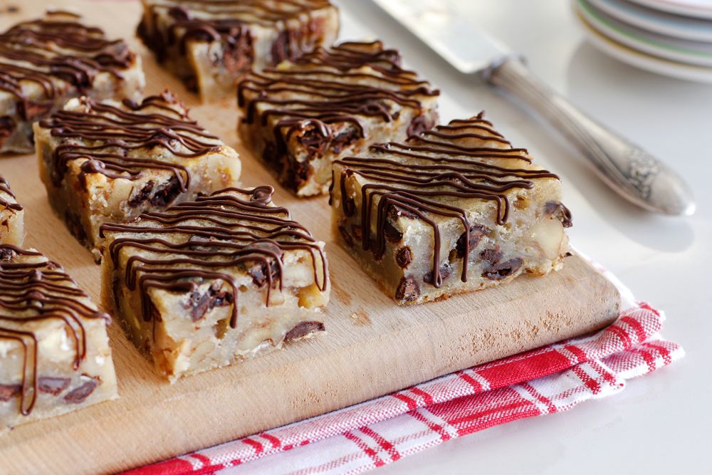 Vegan Banana Blondies with Chocolate