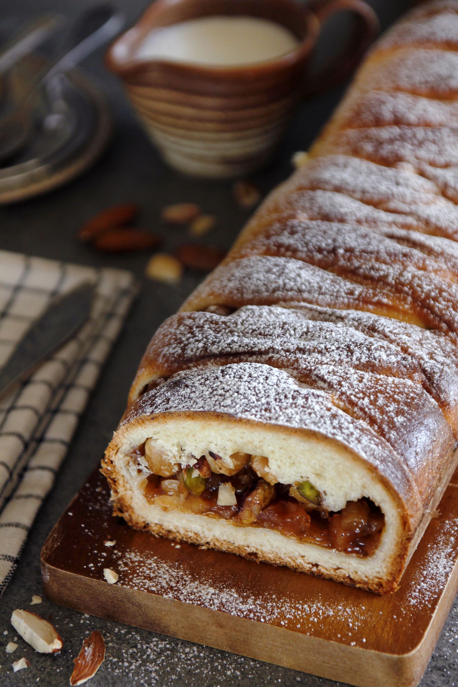 Apple Strudel with Nuts