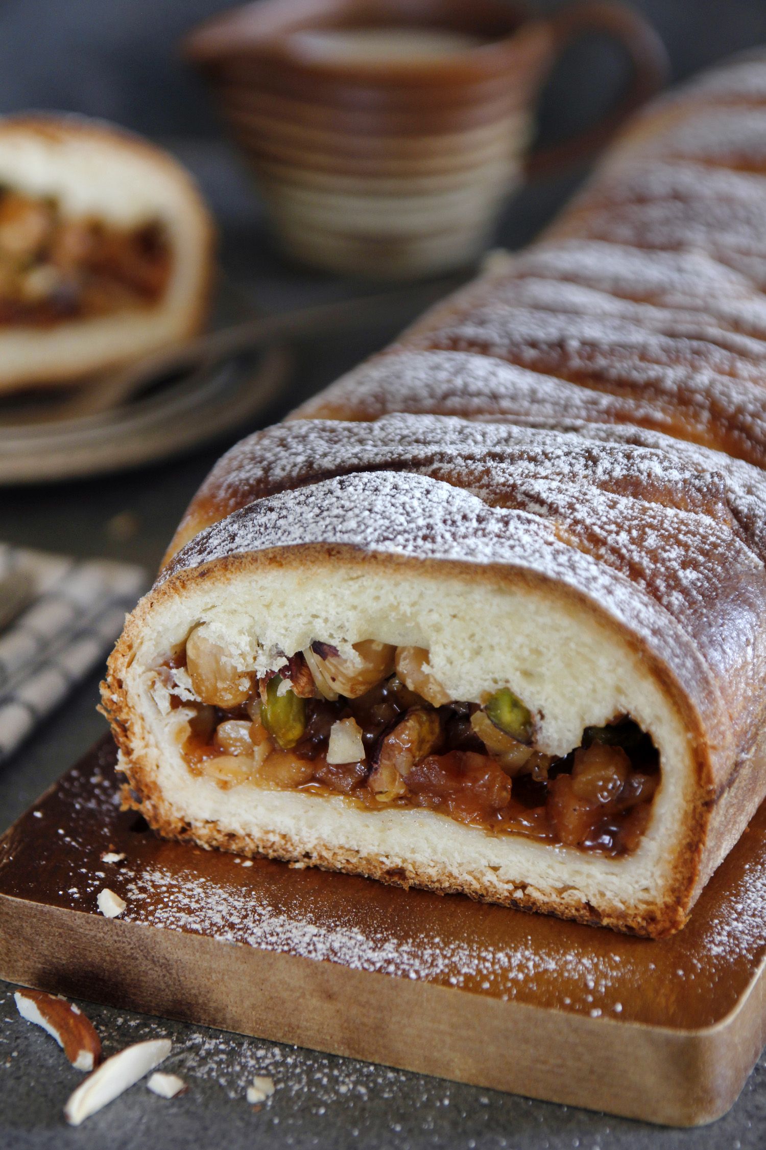 Apple Strudel with Nuts