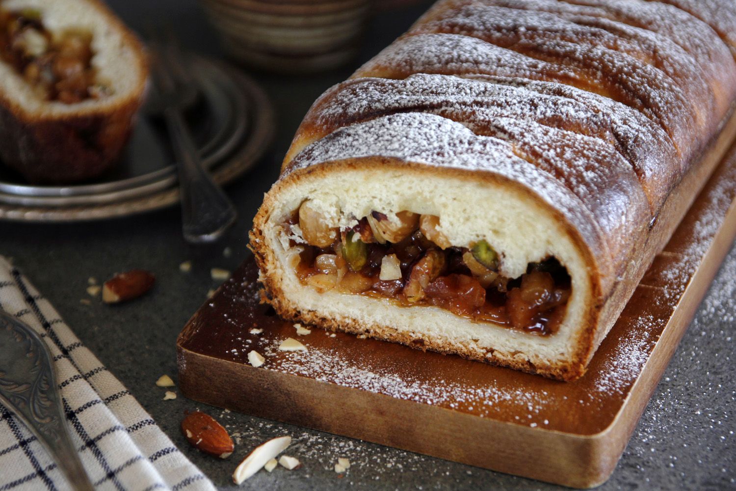 Apple Strudel with Nuts