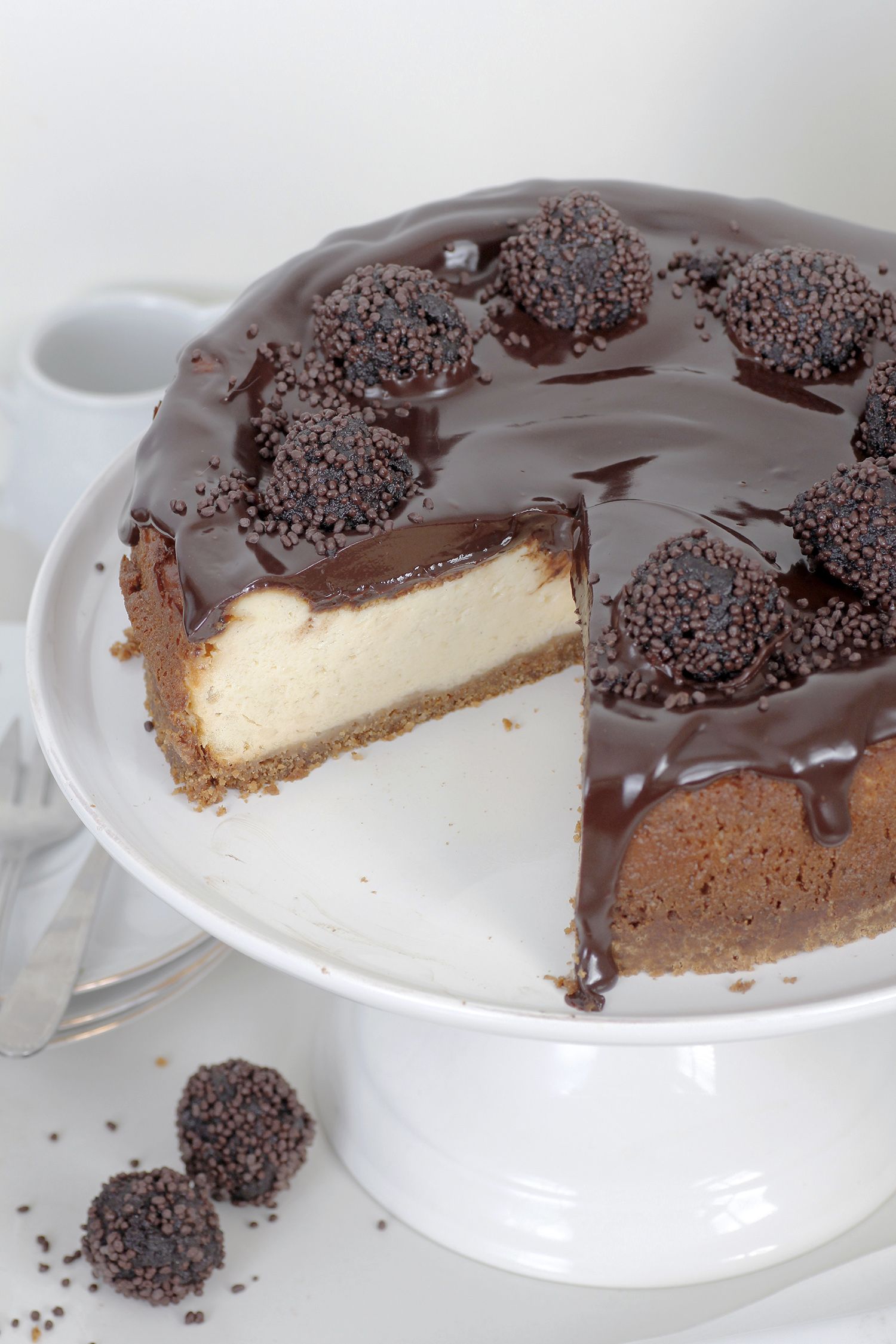 Chocolate Snowballs Cheesecake