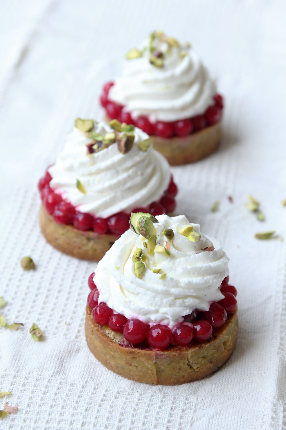 Mini Pistachio Pie with Mascarpone Cream and Berries
