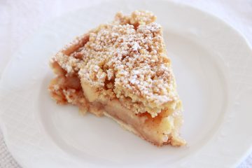 Apple Crumble Pie | Photo: Natalie Levin